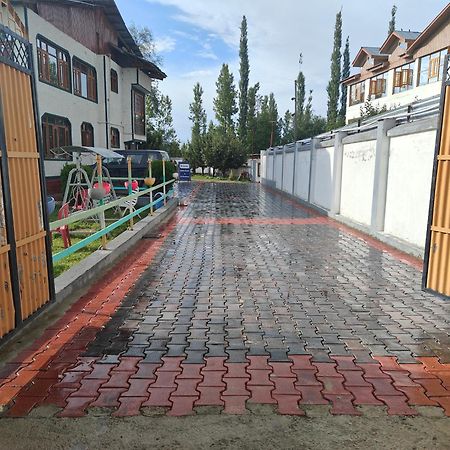 Gulmarg Gs Residency Hotel מראה חיצוני תמונה