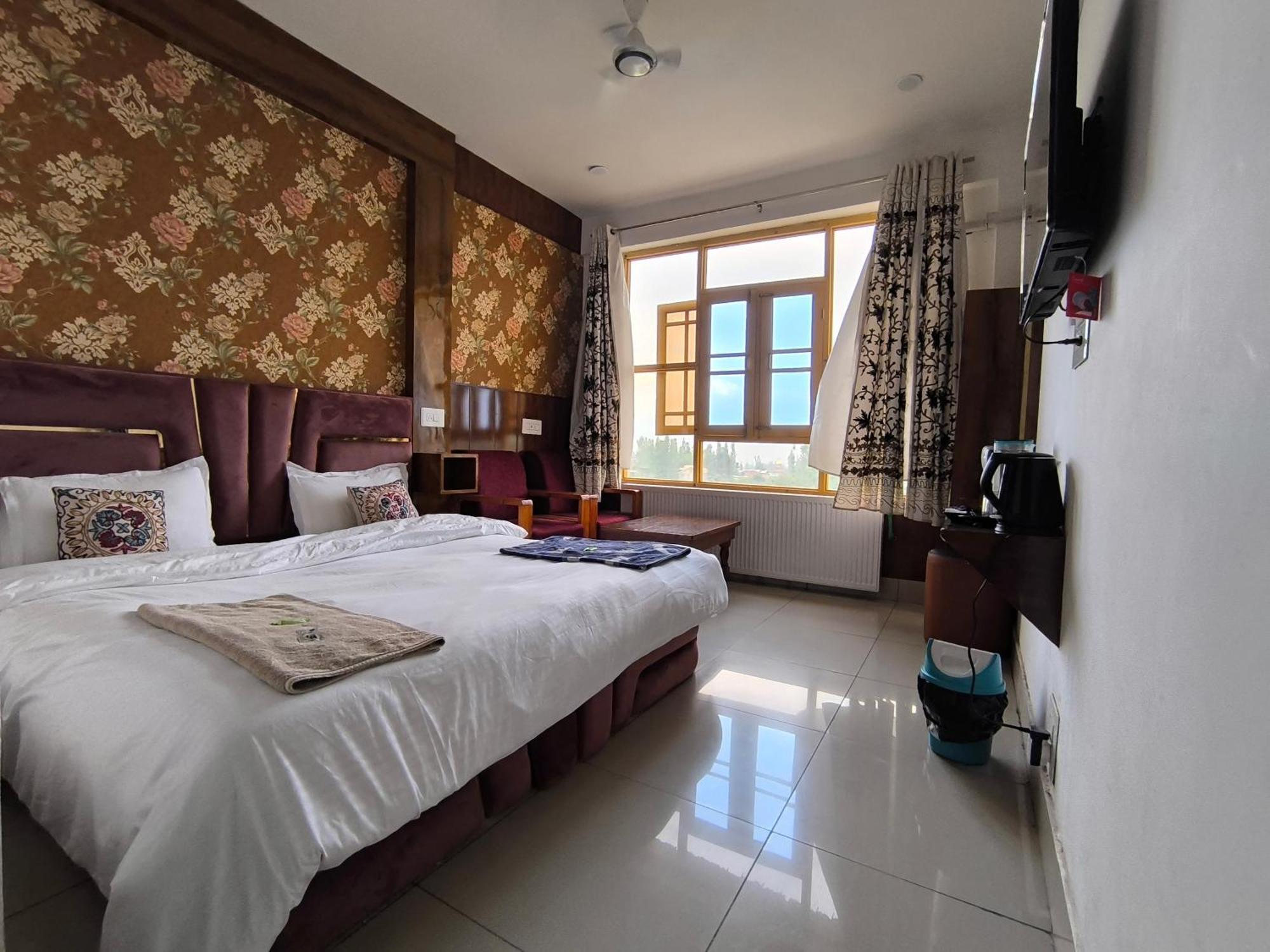 Gulmarg Gs Residency Hotel מראה חיצוני תמונה