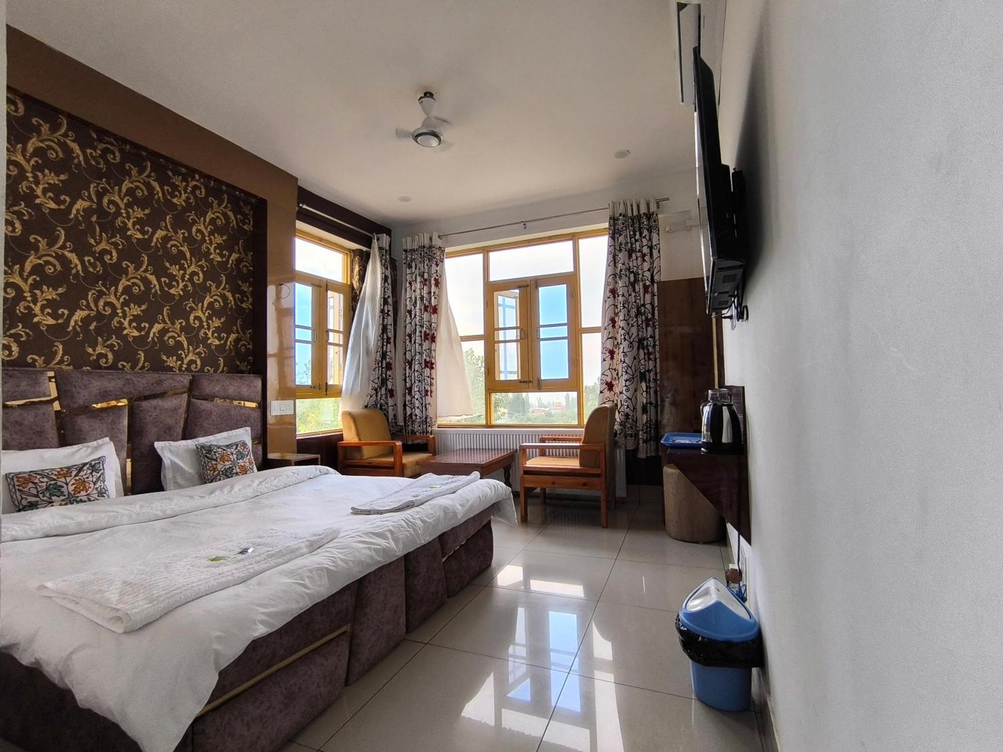 Gulmarg Gs Residency Hotel מראה חיצוני תמונה