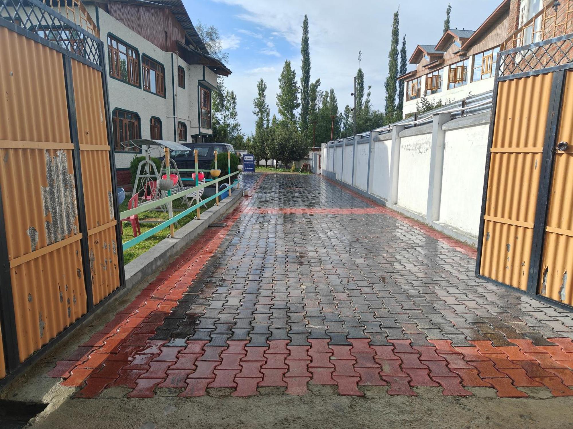 Gulmarg Gs Residency Hotel מראה חיצוני תמונה